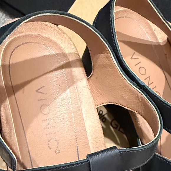 Vionic Black Sandals for Women - Picture 3 of 3
